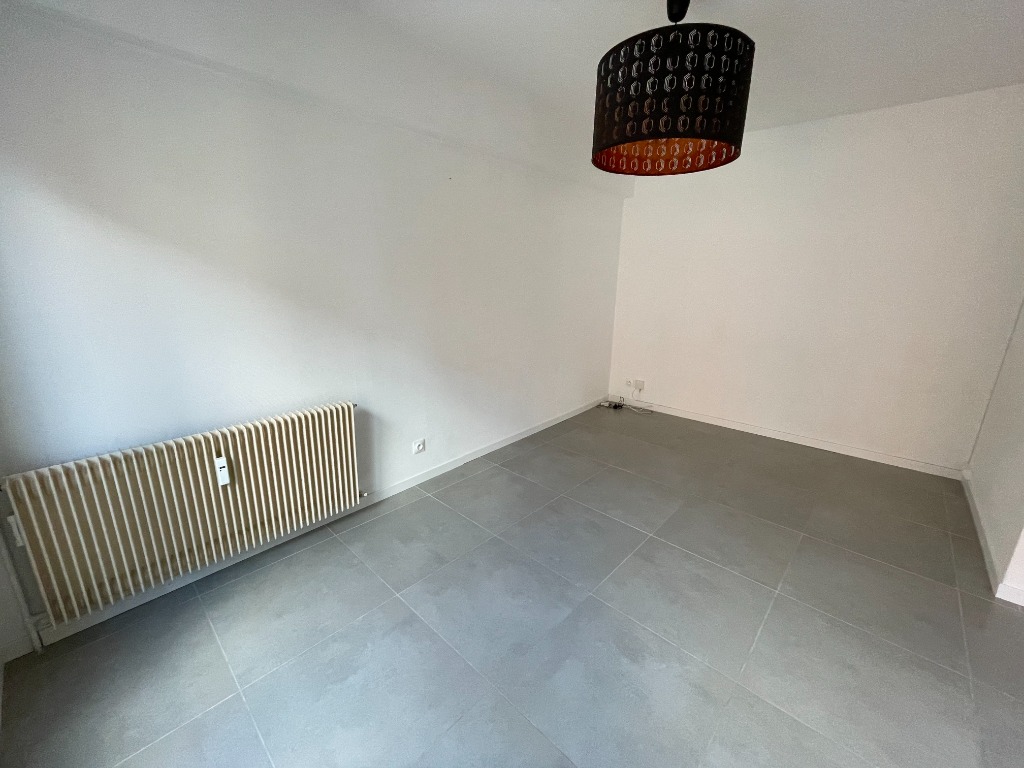 Lille Nationale - T1 de 29,16m² - Cuisine équipée et Parking