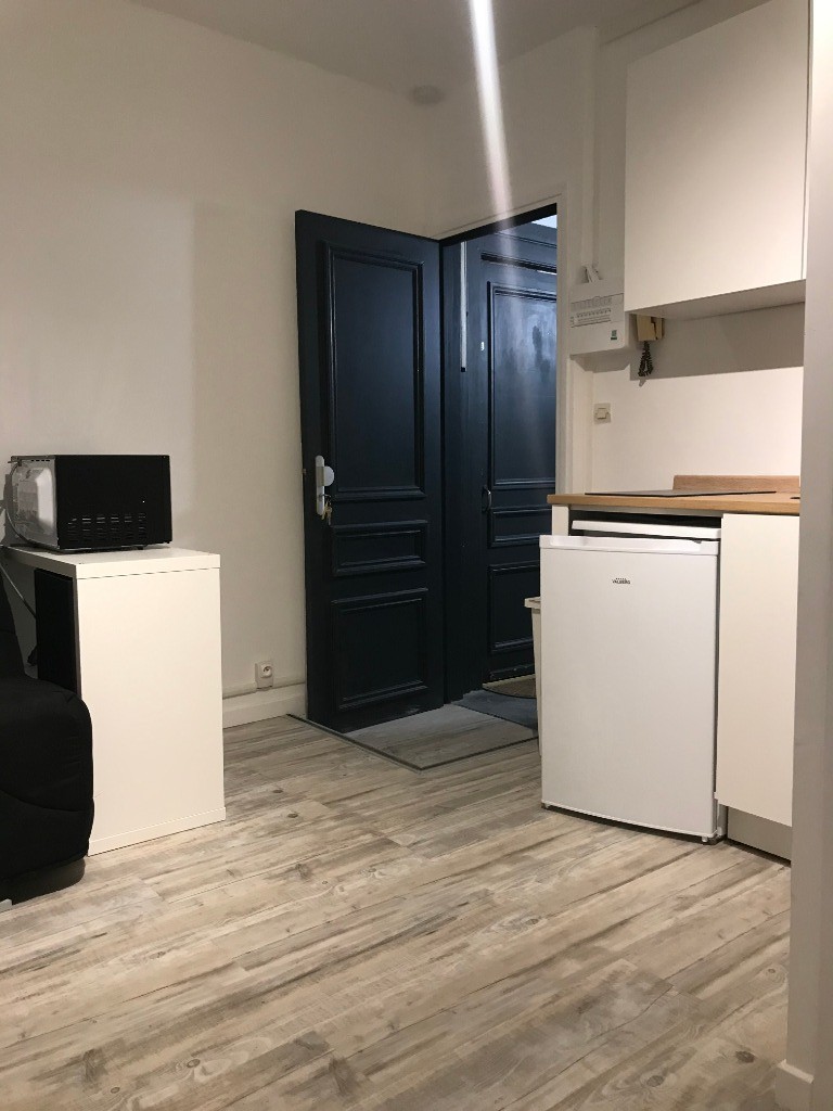 T1 meublé de 14.80m² refait à neuf 
