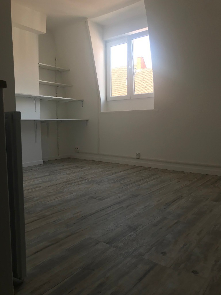 T1 meublé de 14.80m² refait à neuf 