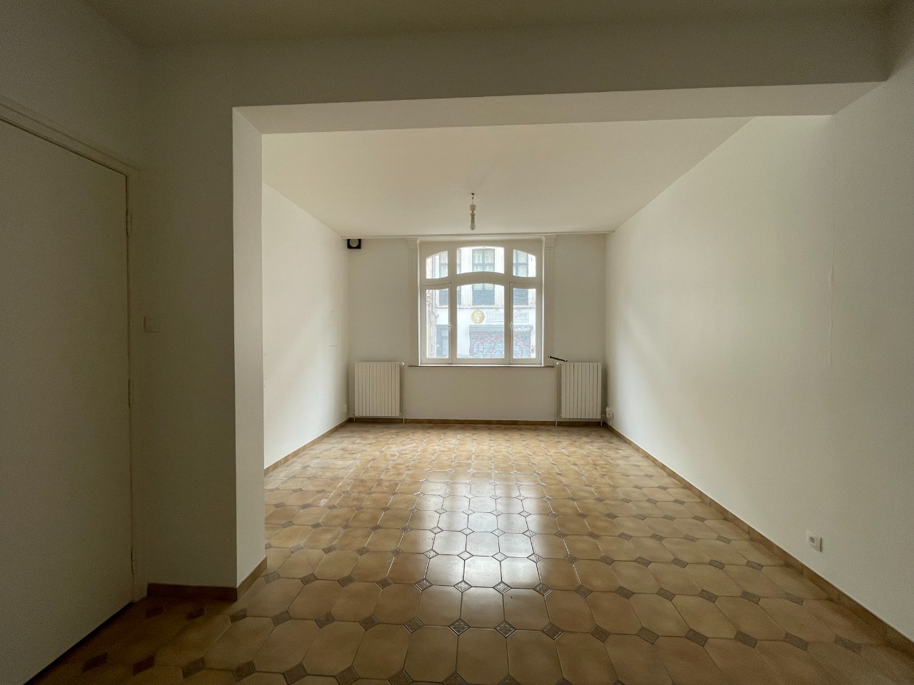Vente appartement 59000 Lille - Sébastopol - T2 bis avec extérieur à moderniser - 85m²