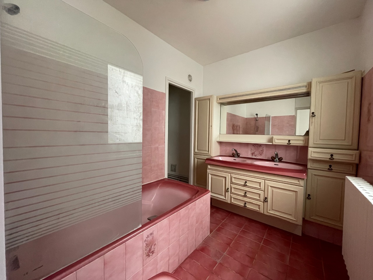 Sébastopol - T2 bis avec extérieur à moderniser - 85m²