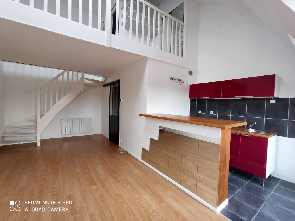 Location appartement 59160 Lomme - Lomme Bourg - Duplex T1Bis- Garage - Non meublé 