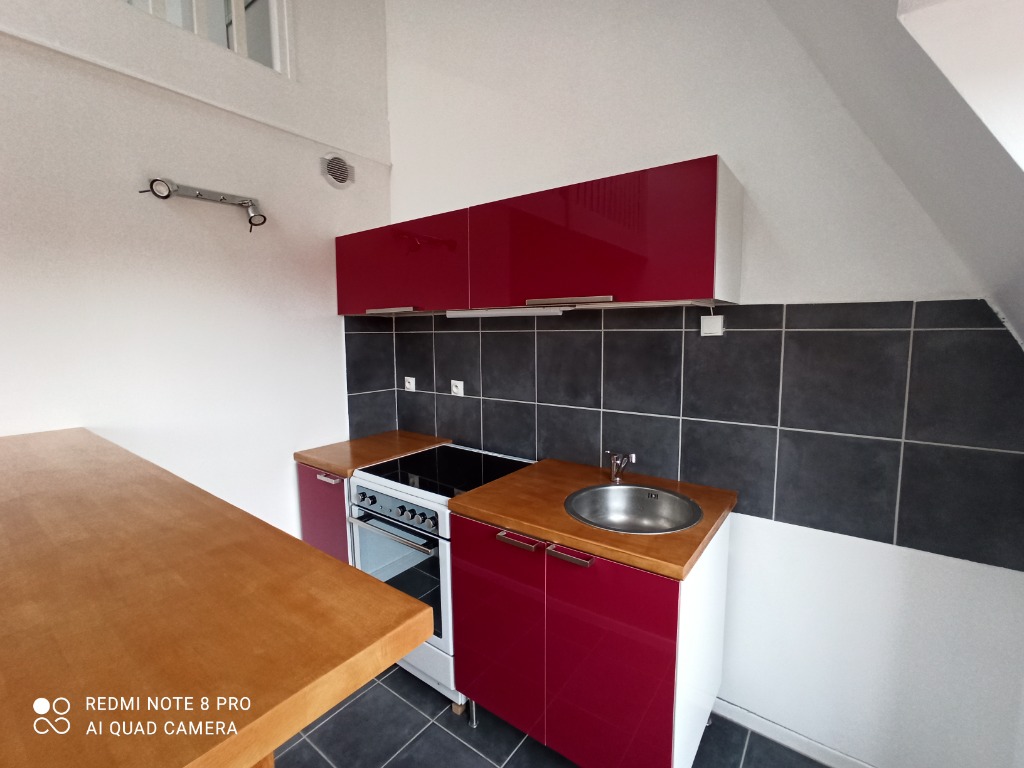 Lomme Bourg - Duplex T1Bis- Garage - Non meublé 