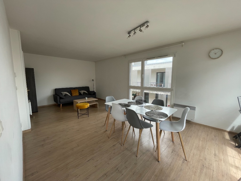 Location appartement 59000 Lille - Splendide T4 - 90m2 - 2 places de parking - Patio 30m2