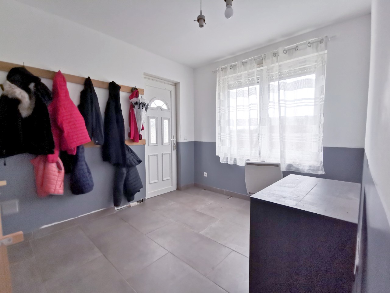 PLAIN PIED NON MITOYEN AVEC MEZZANINE SUR PLUS DE 1 000M²