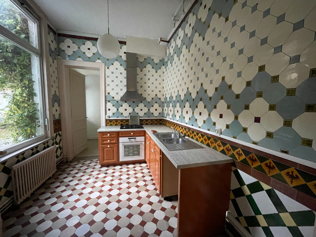 LILLE - MAISON DE CARACTERE - TYPE 7 - ST MICHEL