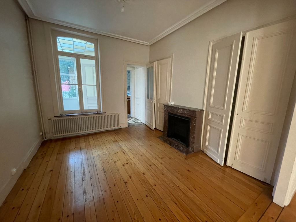 LILLE - MAISON DE CARACTERE - TYPE 7 - ST MICHEL