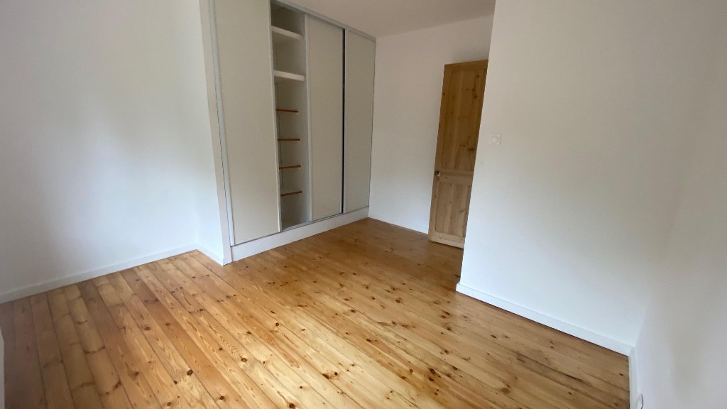 Maison  1900 de 220m² hab. avec garage et beau jardin 