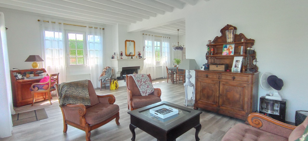 Vente maison 59211 Santes - Individuelle, quatre chambres, jardin et garage.