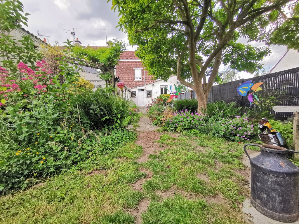 Vente maison 59136 Wavrin - Large 1930 double distribution avec jardin et garage