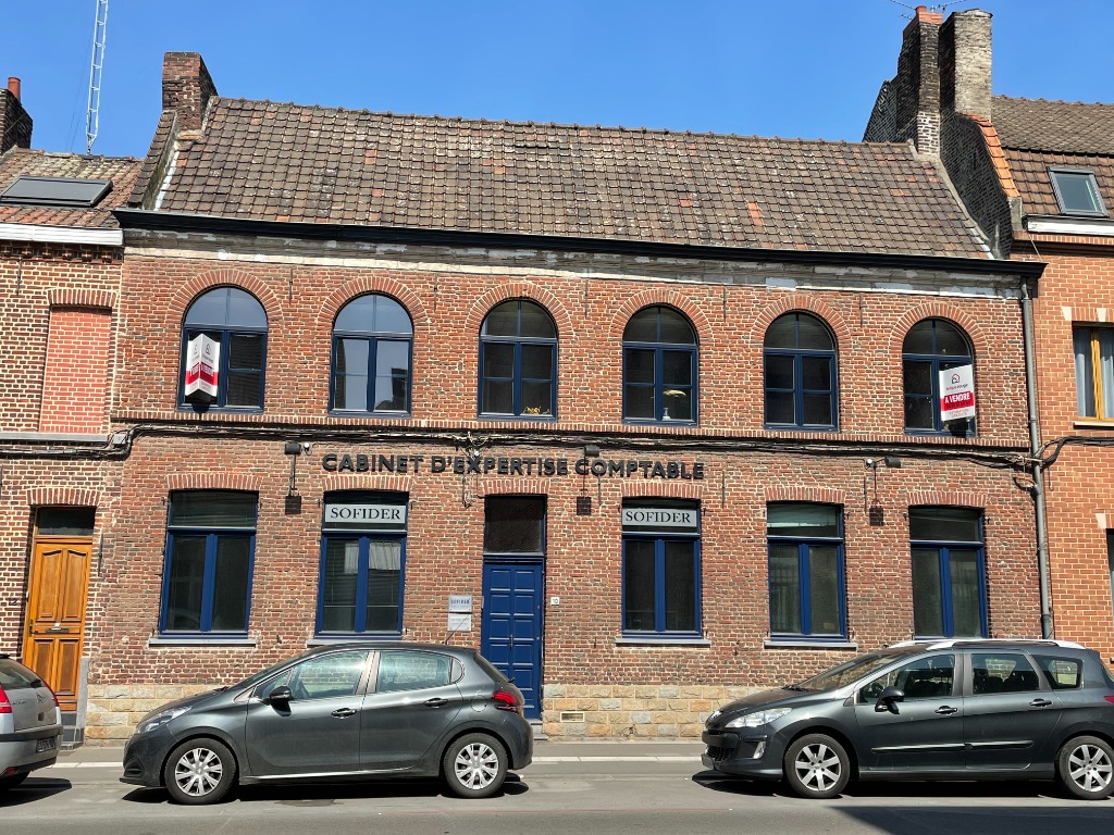 Vente maison 59120 Loos - LOOS 10MN CHR  ensemble de bureaux+ grand hangard sur rue.