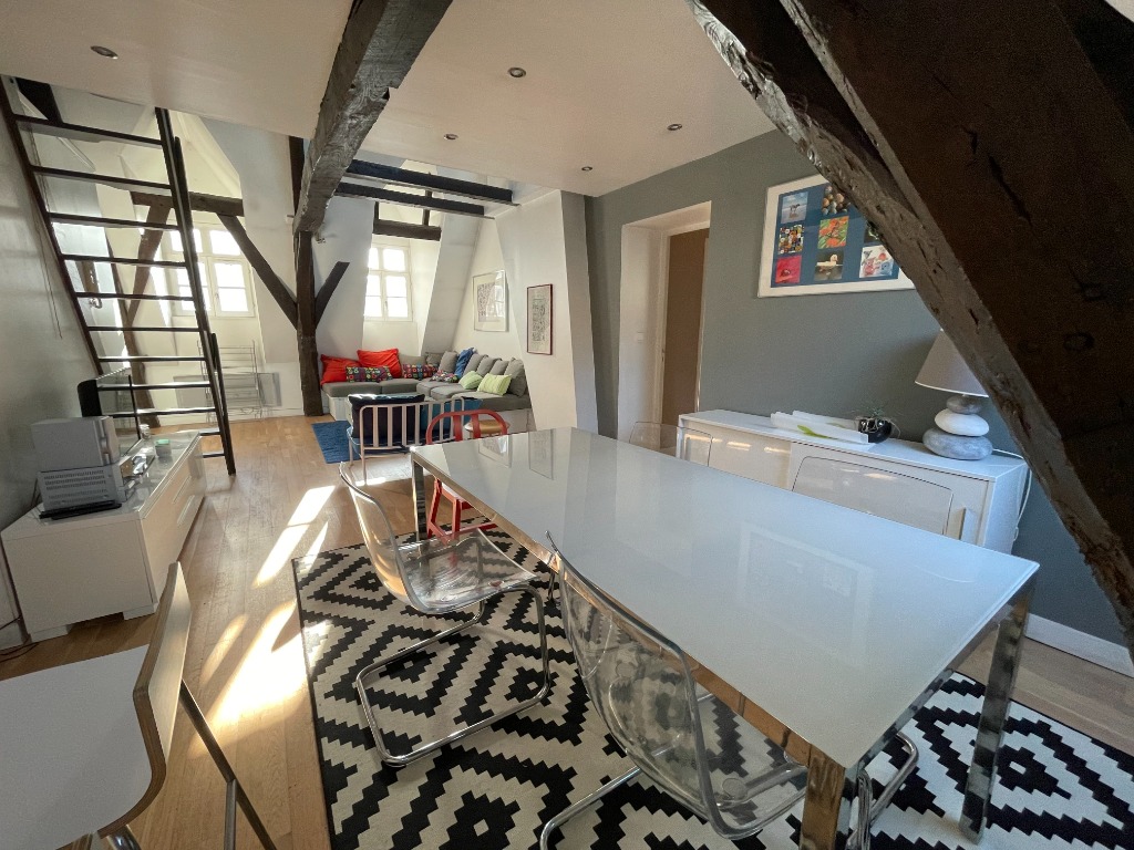 Vieux Lille - rue Royale - Type 3bis meublé de 69,03m²