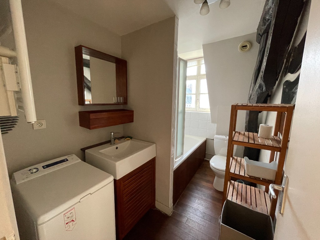 Vieux Lille - rue Royale - Type 3bis meublé de 69,03m²