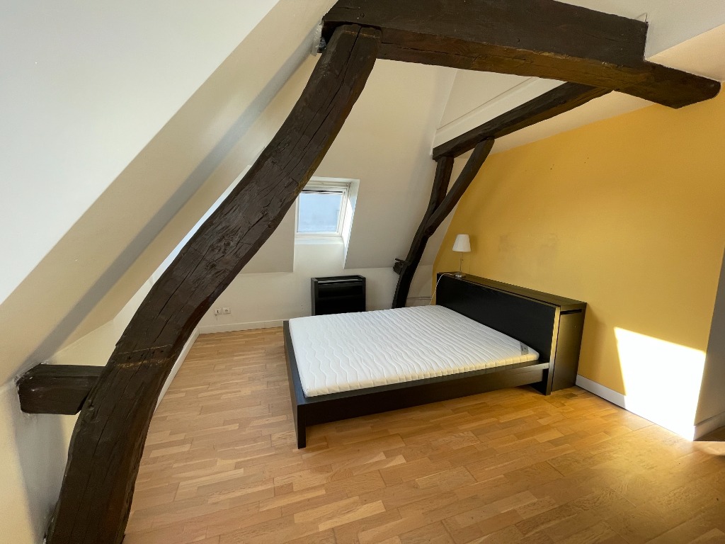 Vieux Lille - rue Royale - Type 3bis meublé de 69,03m²