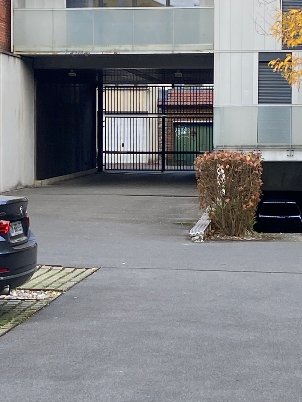 UNE PLACE DE STATIONNEMENT DANS RESIDENCE SECURISEE