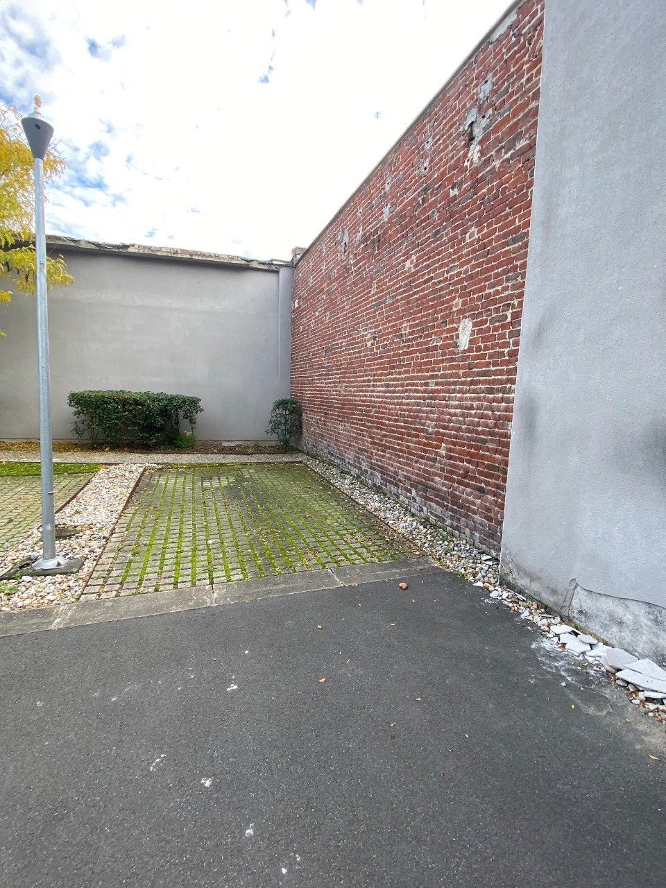 UNE PLACE DE STATIONNEMENT DANS RESIDENCE SECURISEE