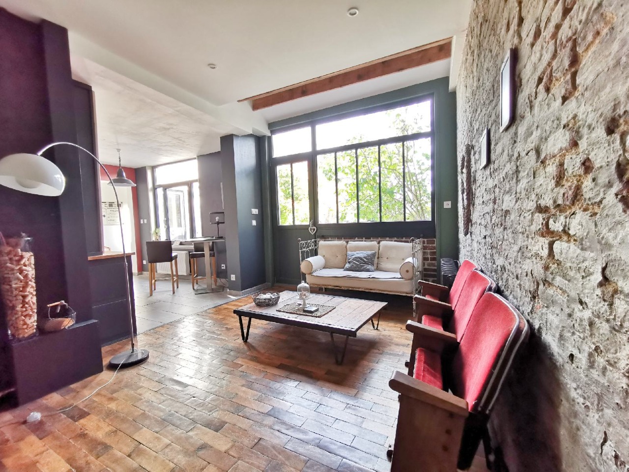 Vente maison 59136 Wavrin - Large maison ancienne rénovée avec le cachet de l'ancien.