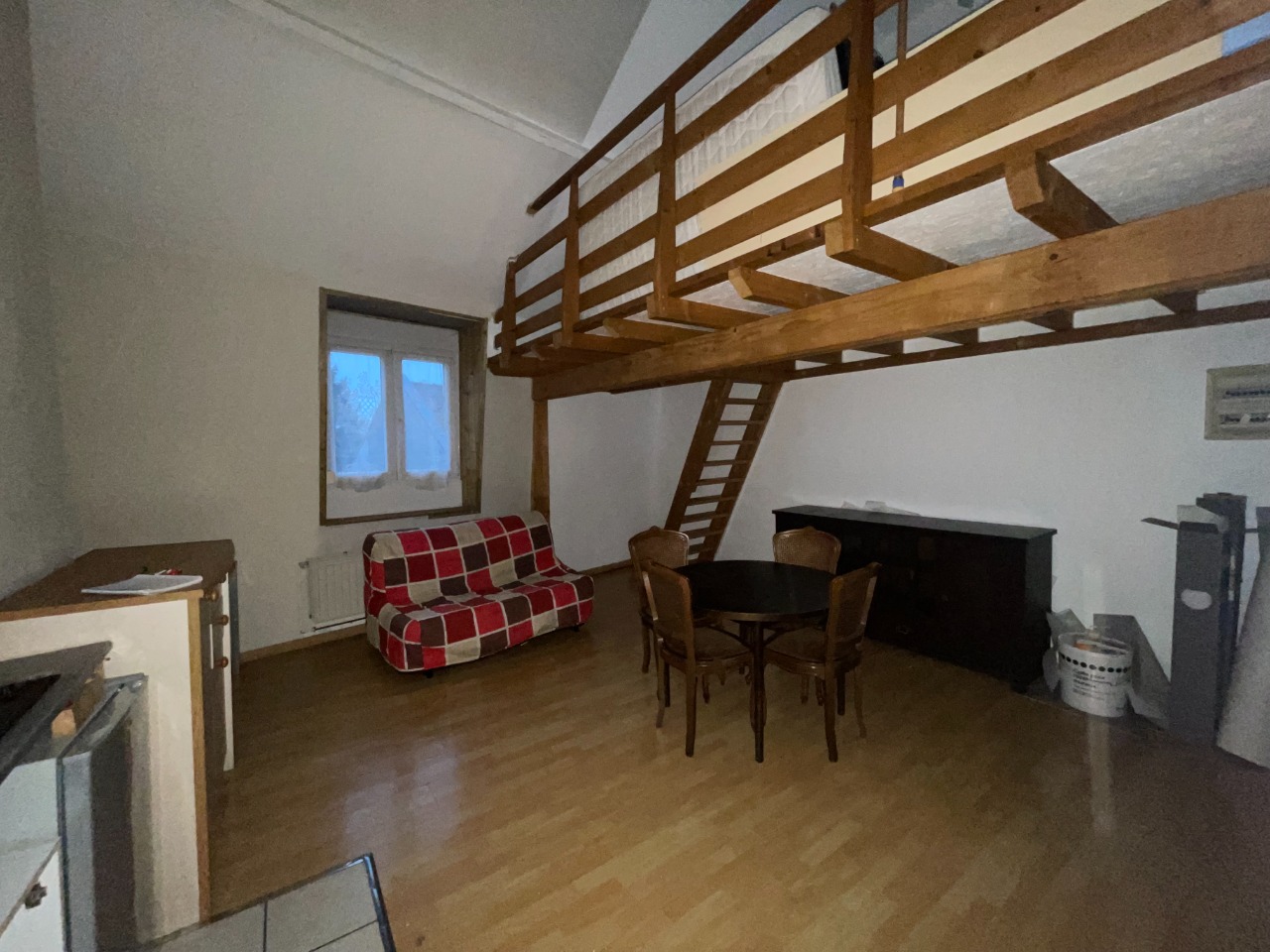 Studio avec mezzanine