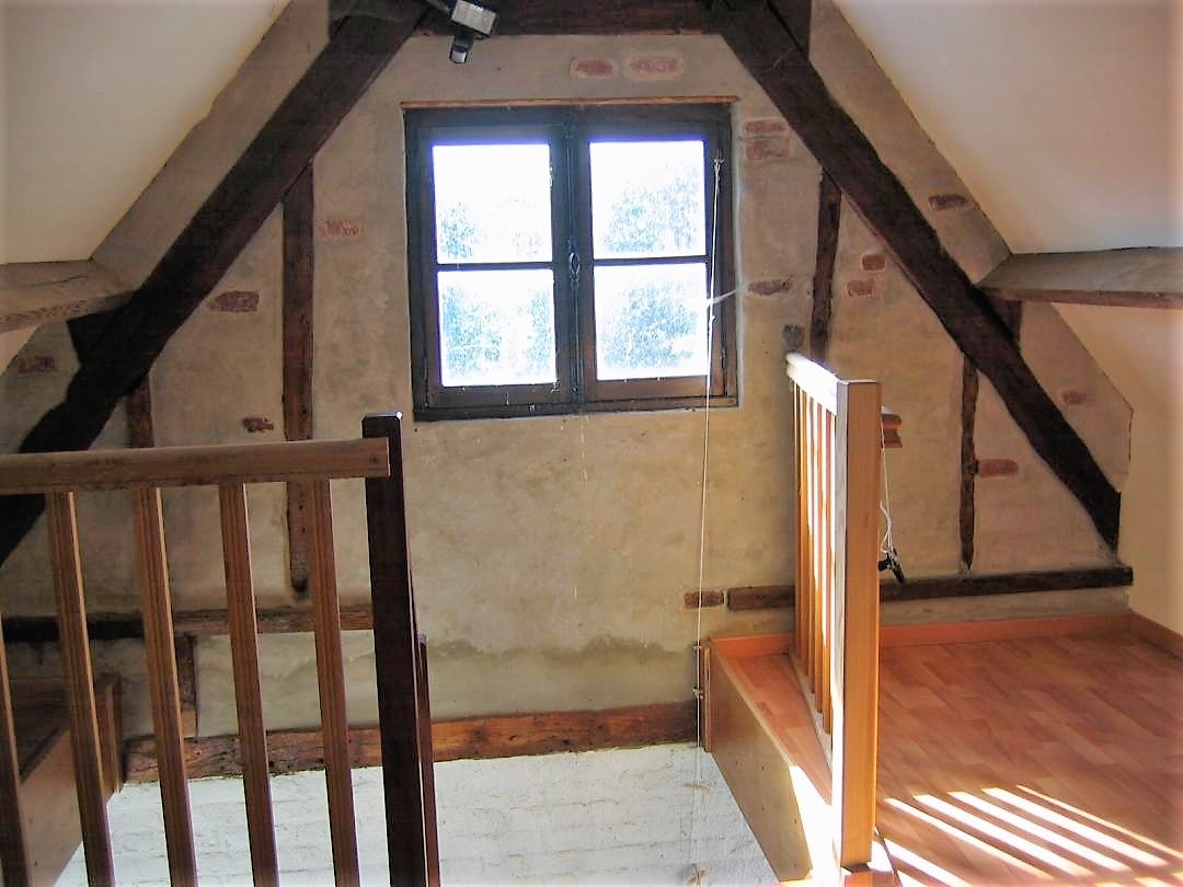 Grand studio de 20m² proche des commerces et de la gare.