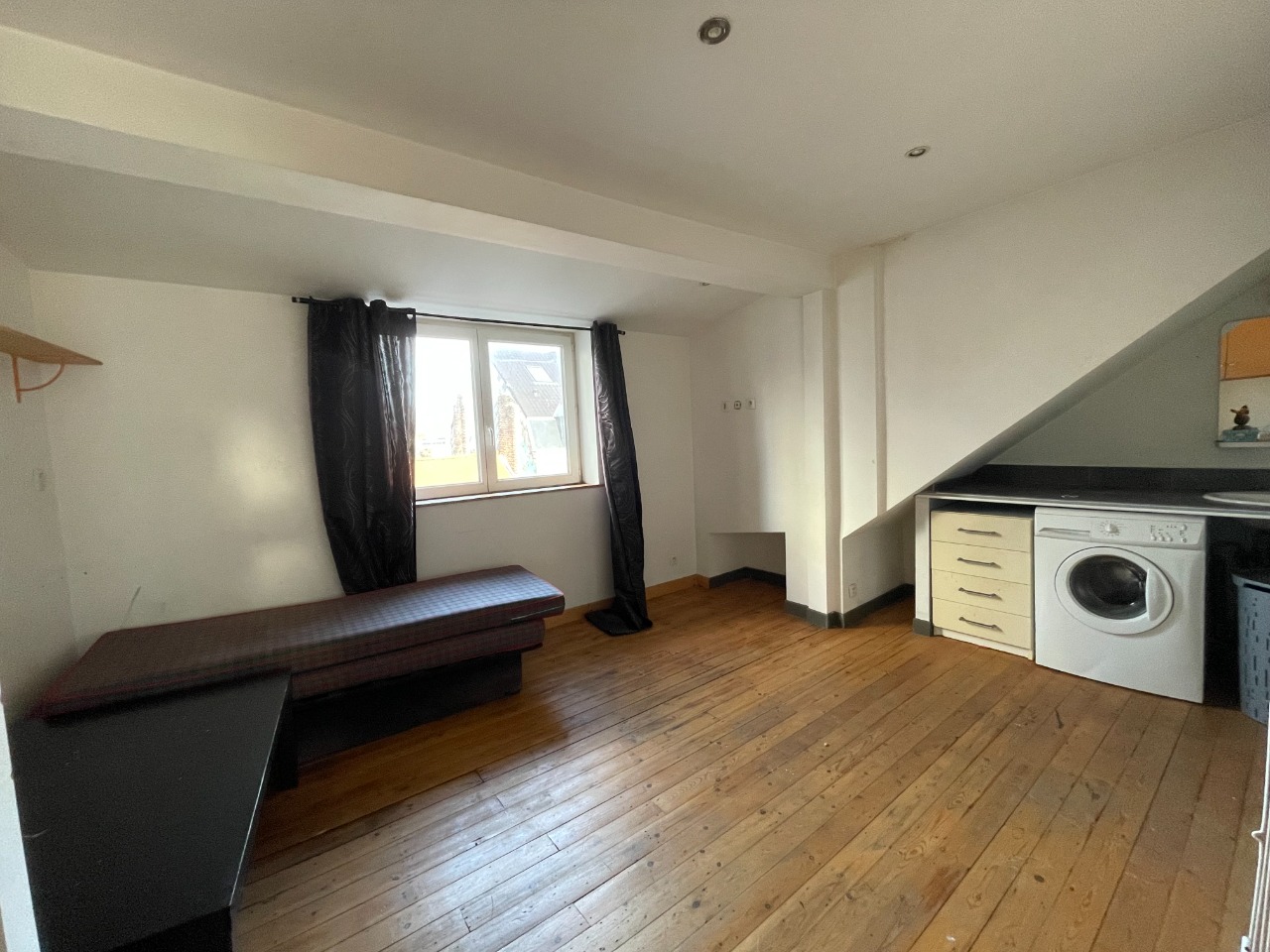 Rue Gambetta - Joli T2 avec extérieur à rénover