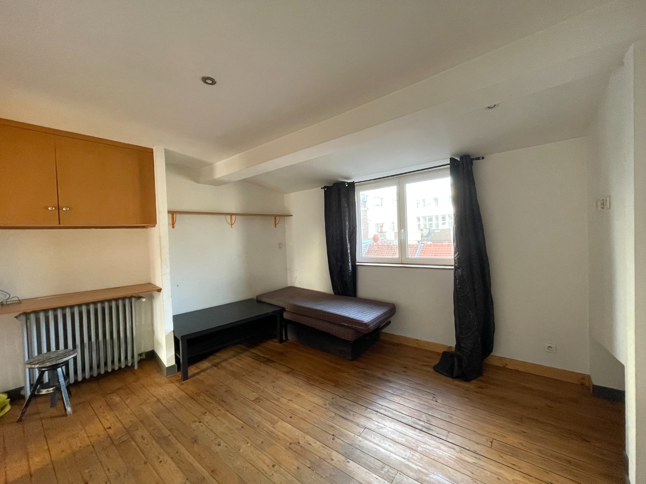 Rue Gambetta - Joli T2 avec extérieur à rénover