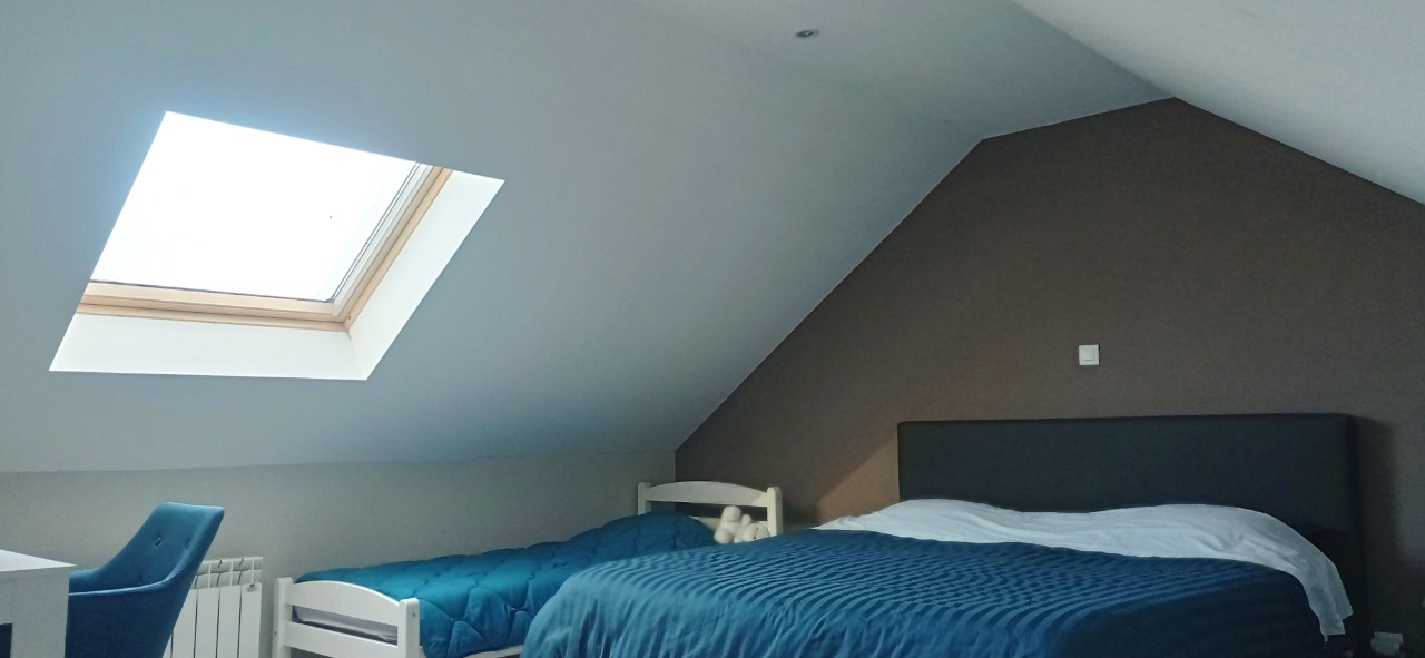 Semi plain-pied individuel fonctionnel et au calme.