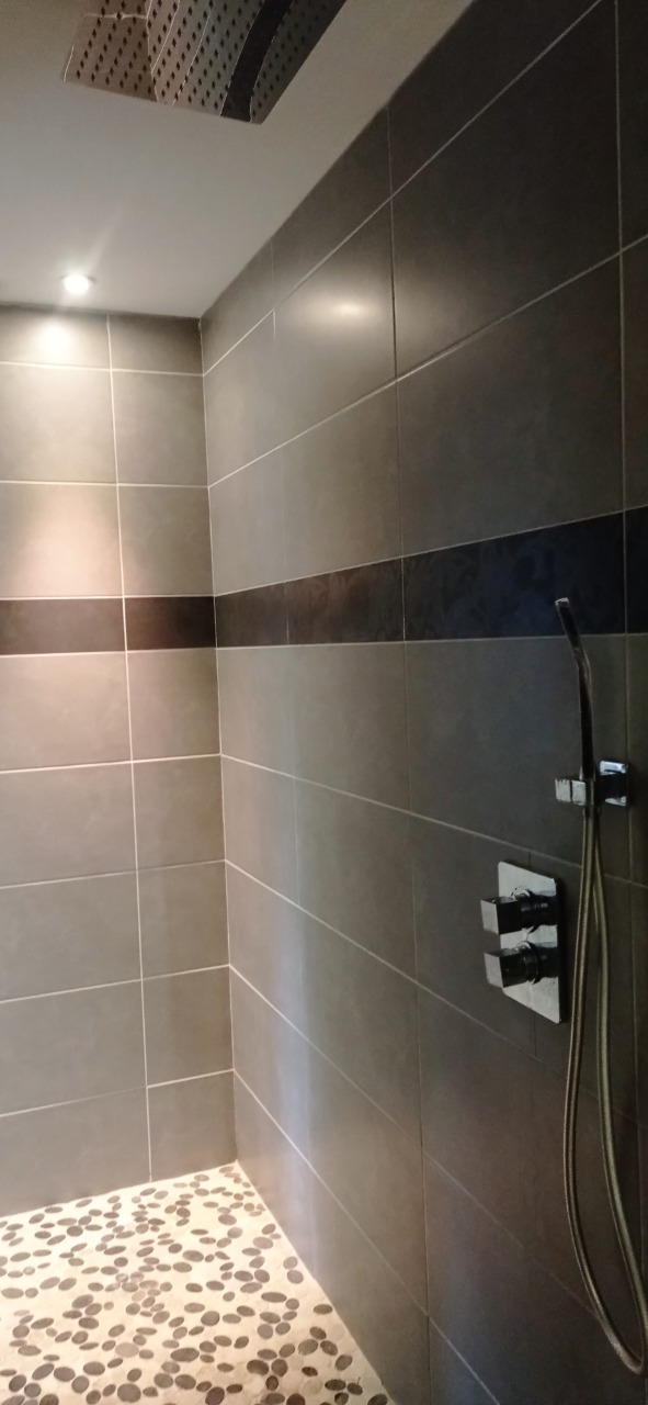 Semi plain-pied individuel fonctionnel et au calme.