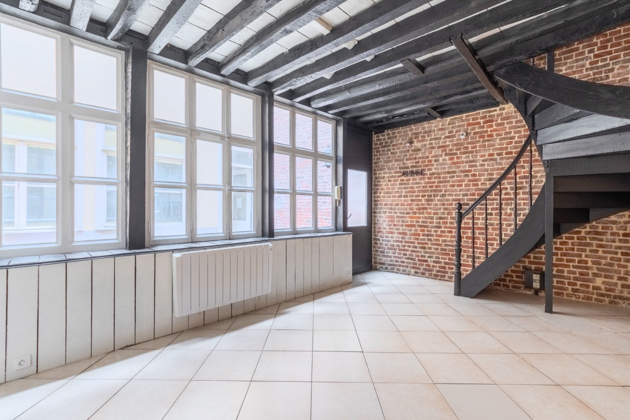 Charmante Maison avec cour Nichée au coeur du Vieux-Lille.