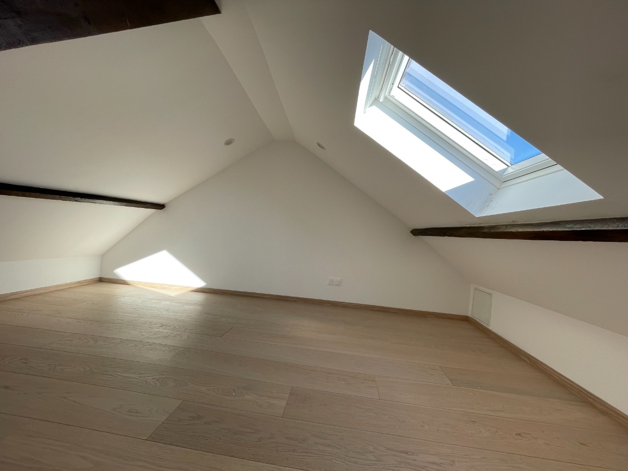Fives - Joli studio avec mezzanine
