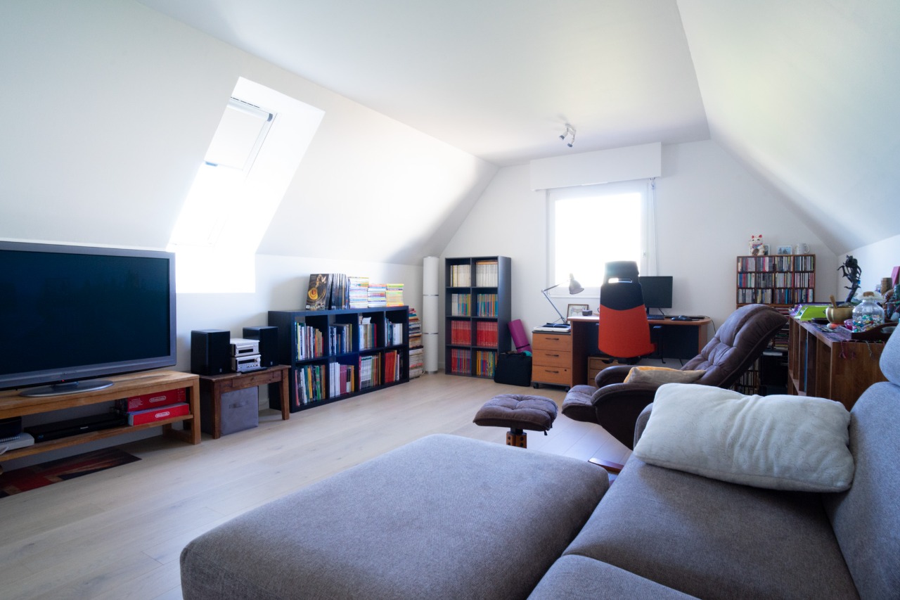 Individuelle en second rang, beaux volumes.