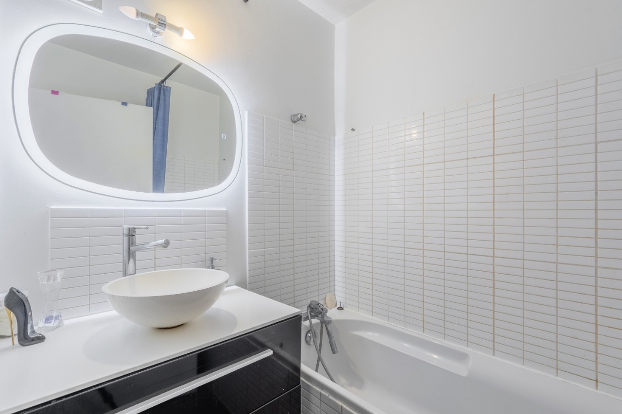 Appartement type 4 balcon et parking 84m2 - Vieux-Lille