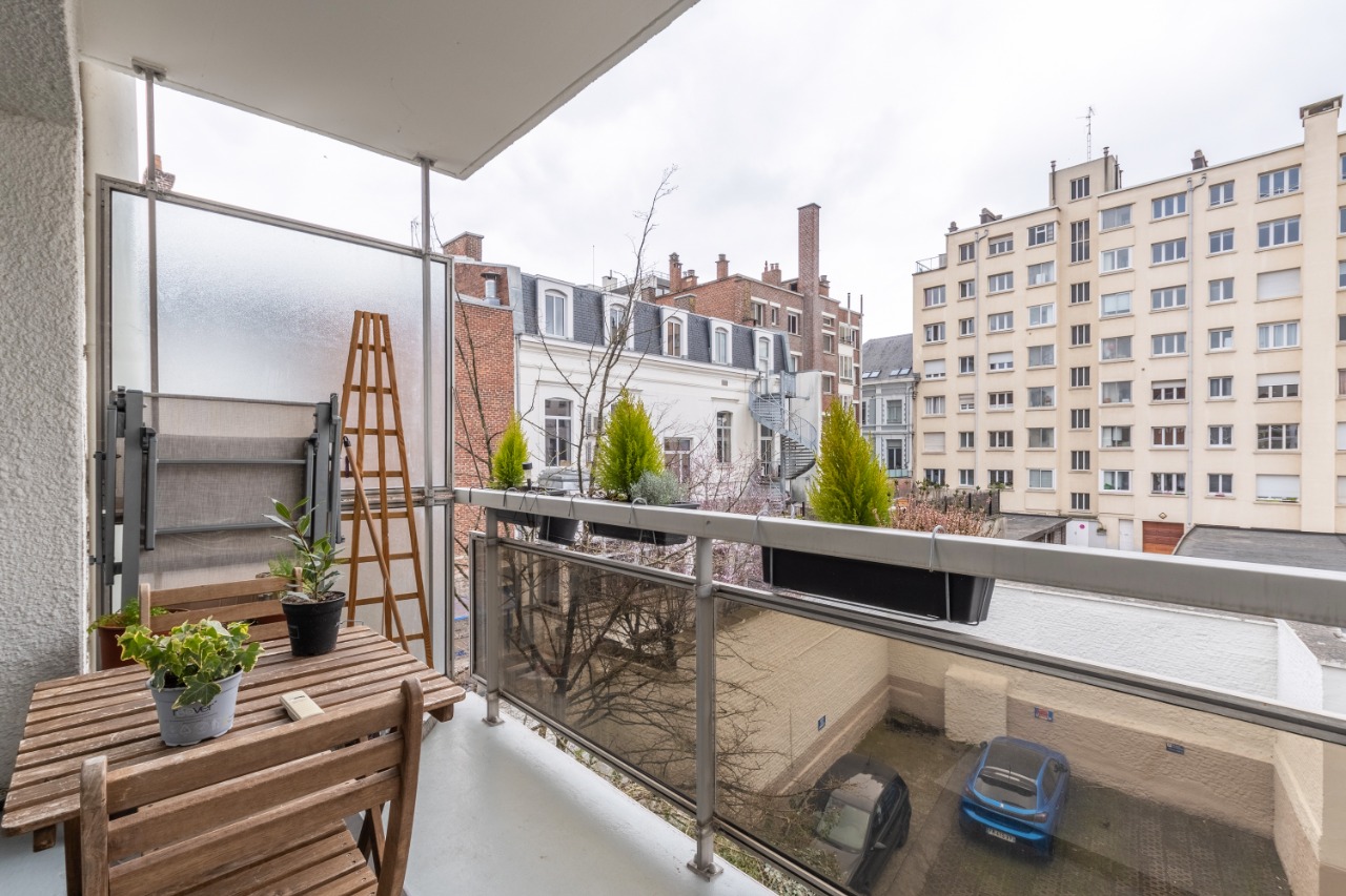 Appartement type 4 balcon et parking 84m2 - Vieux-Lille
