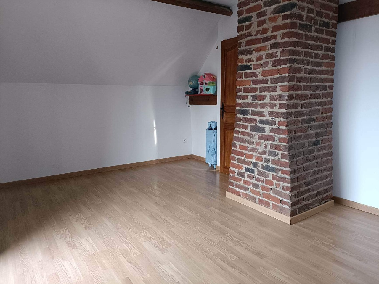 Maison large façade individuelle sur 835m² de terrain 