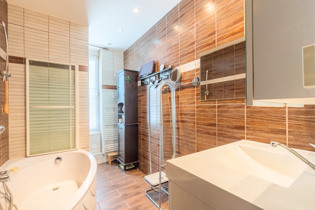 Maison de ville 250m2 avec jardin et cave 