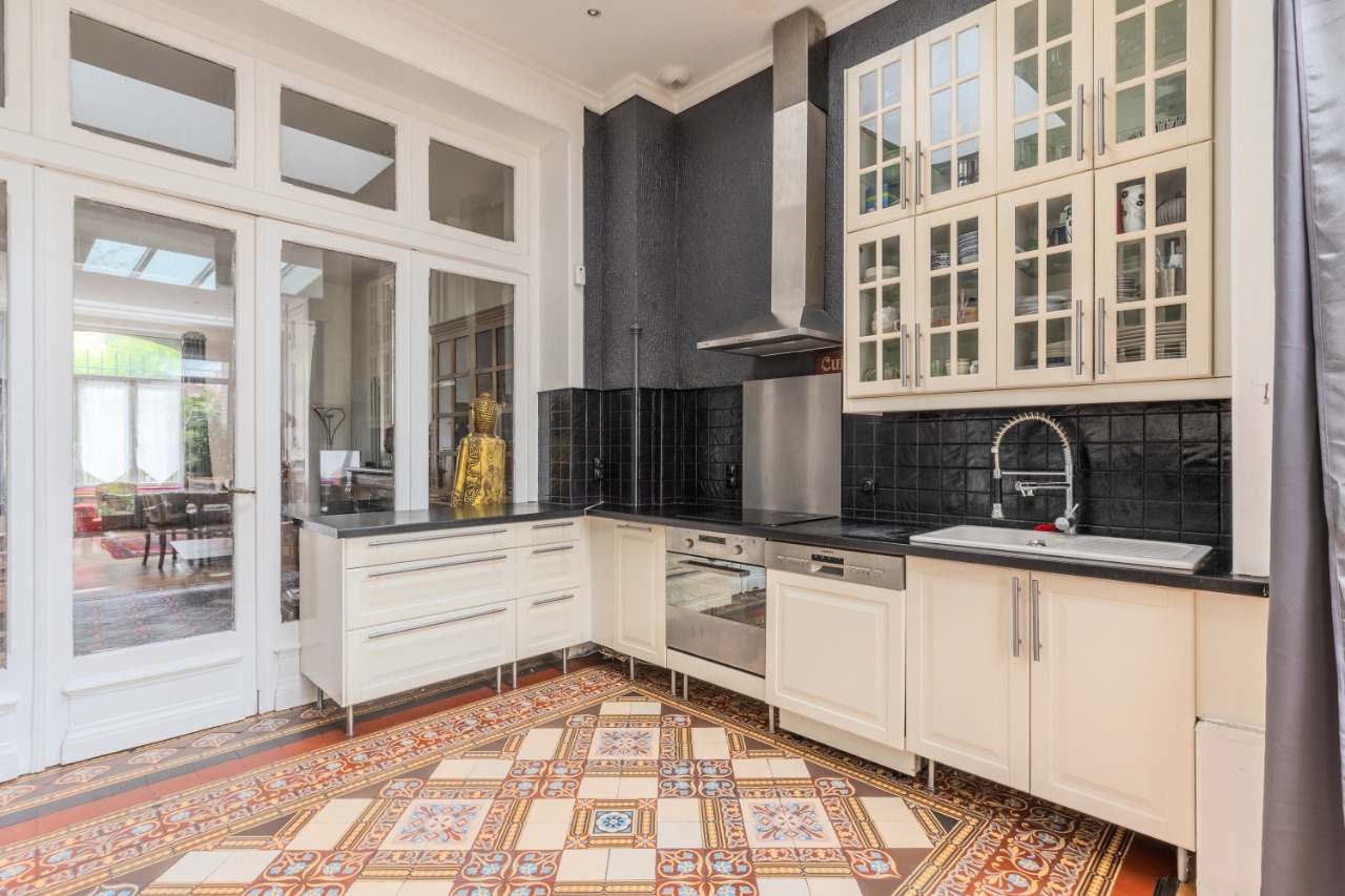 Maison de ville 250m2 avec jardin et cave 