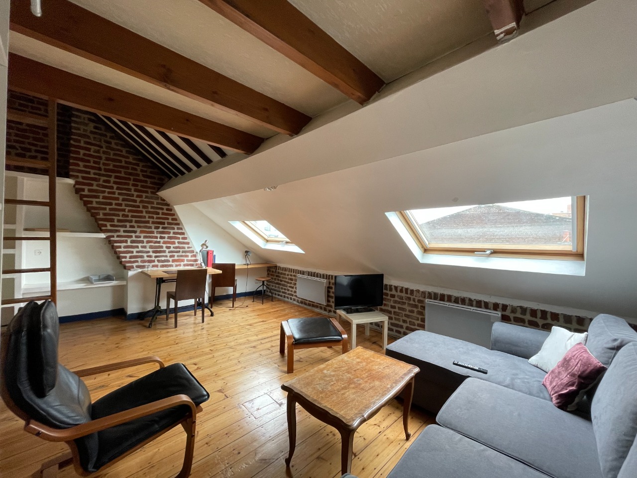 Vente appartement 59000 Lille - Grand studio - rue Philippe de Comines