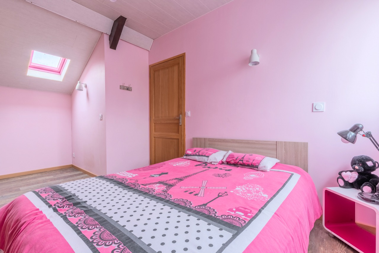 Maison semi individuelle 2 chambres 1 bureau jardin garage