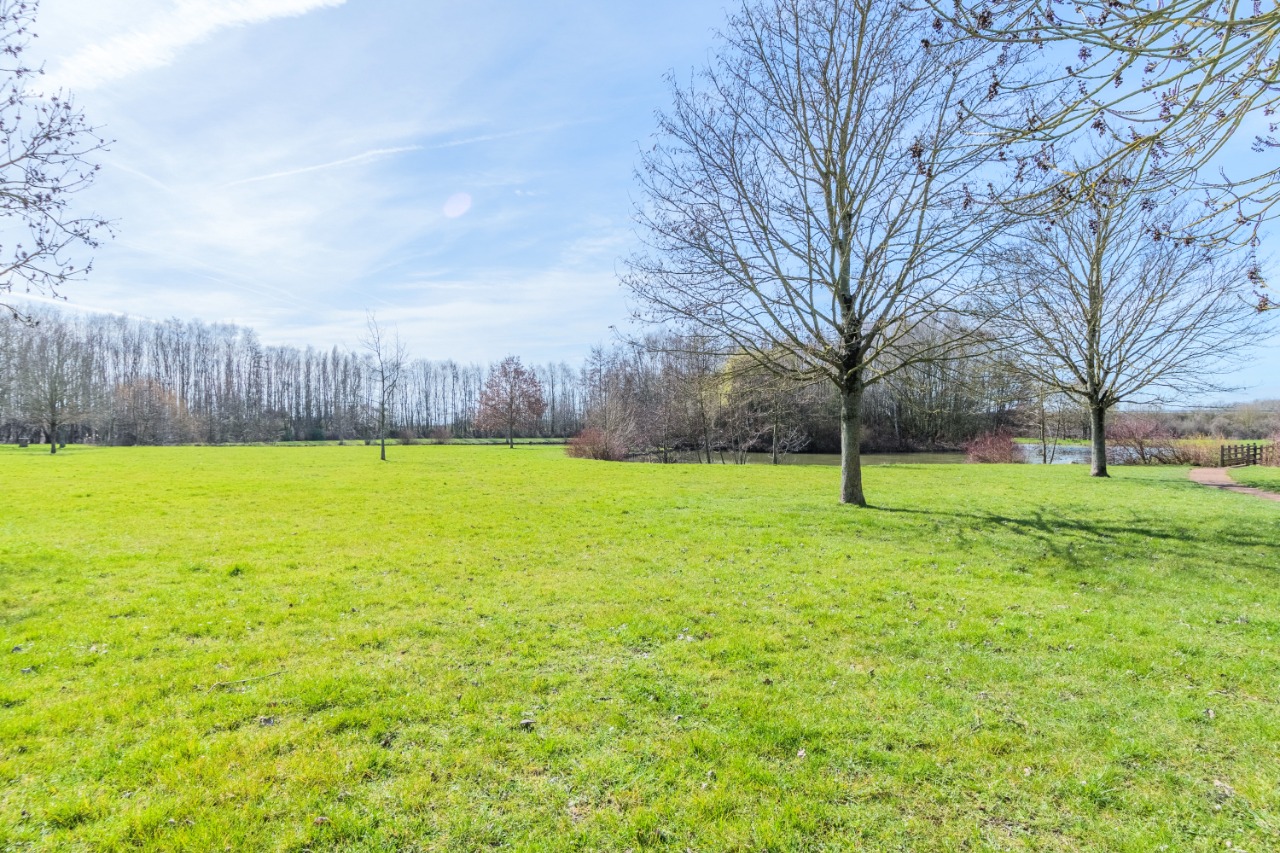 Magnifique Terrain constructible de 1210m² secteur prisé !