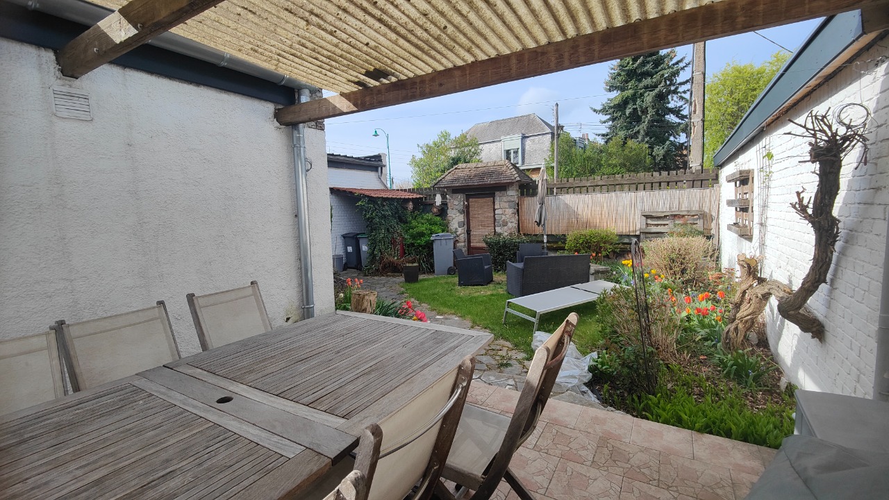 Hallennes  superbe bourgeoise T9+,  avec jardin et garage