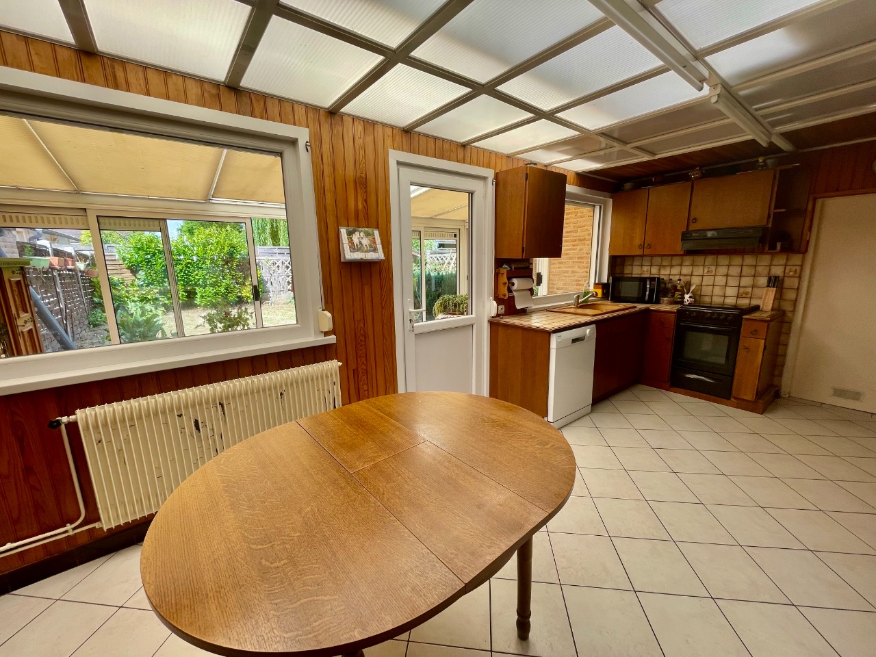Maison semi-individuelle 3 chambres, jardin, garage 