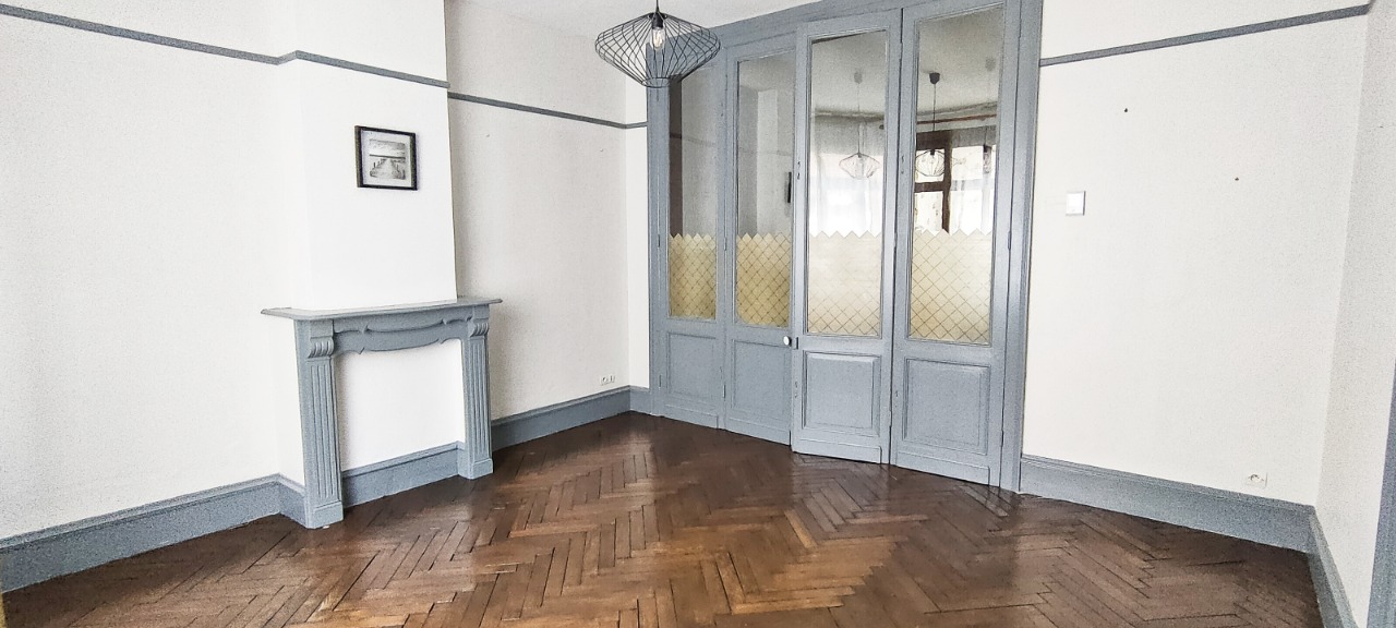 MAISON AVEC CACHET 4 CHAMBRES