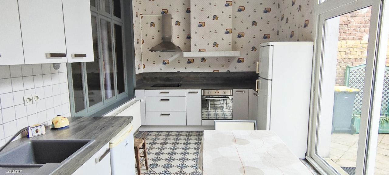 MAISON AVEC CACHET 4 CHAMBRES