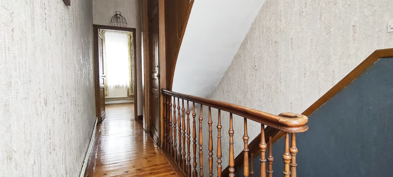 MAISON AVEC CACHET 4 CHAMBRES