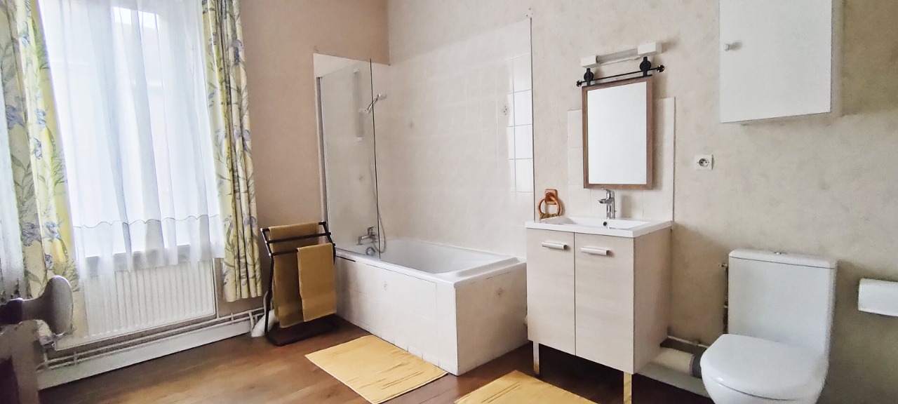 MAISON AVEC CACHET 4 CHAMBRES