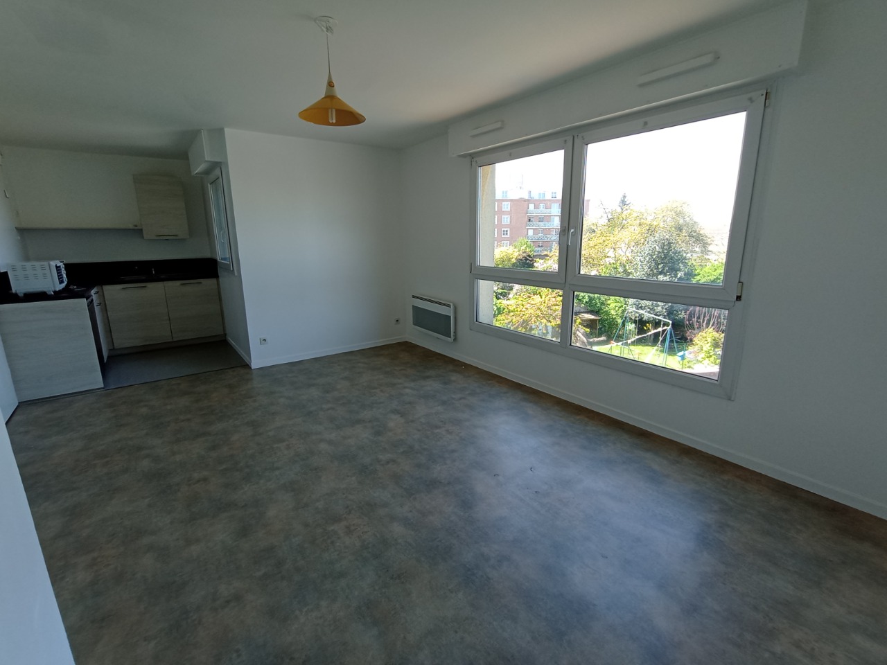 Studio - garage - cave  - 28,42 m²