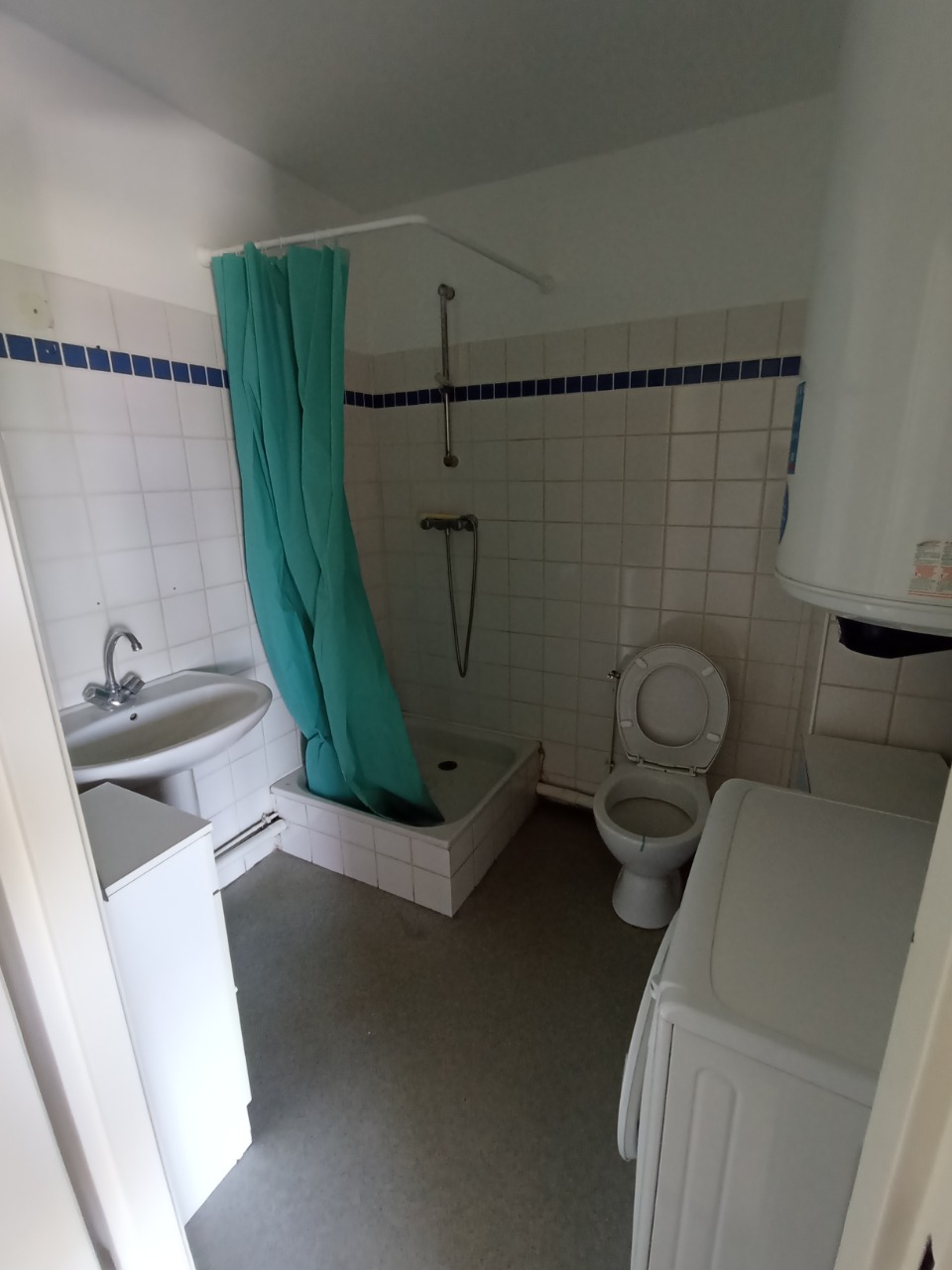 Studio - garage - cave  - 28,42 m²