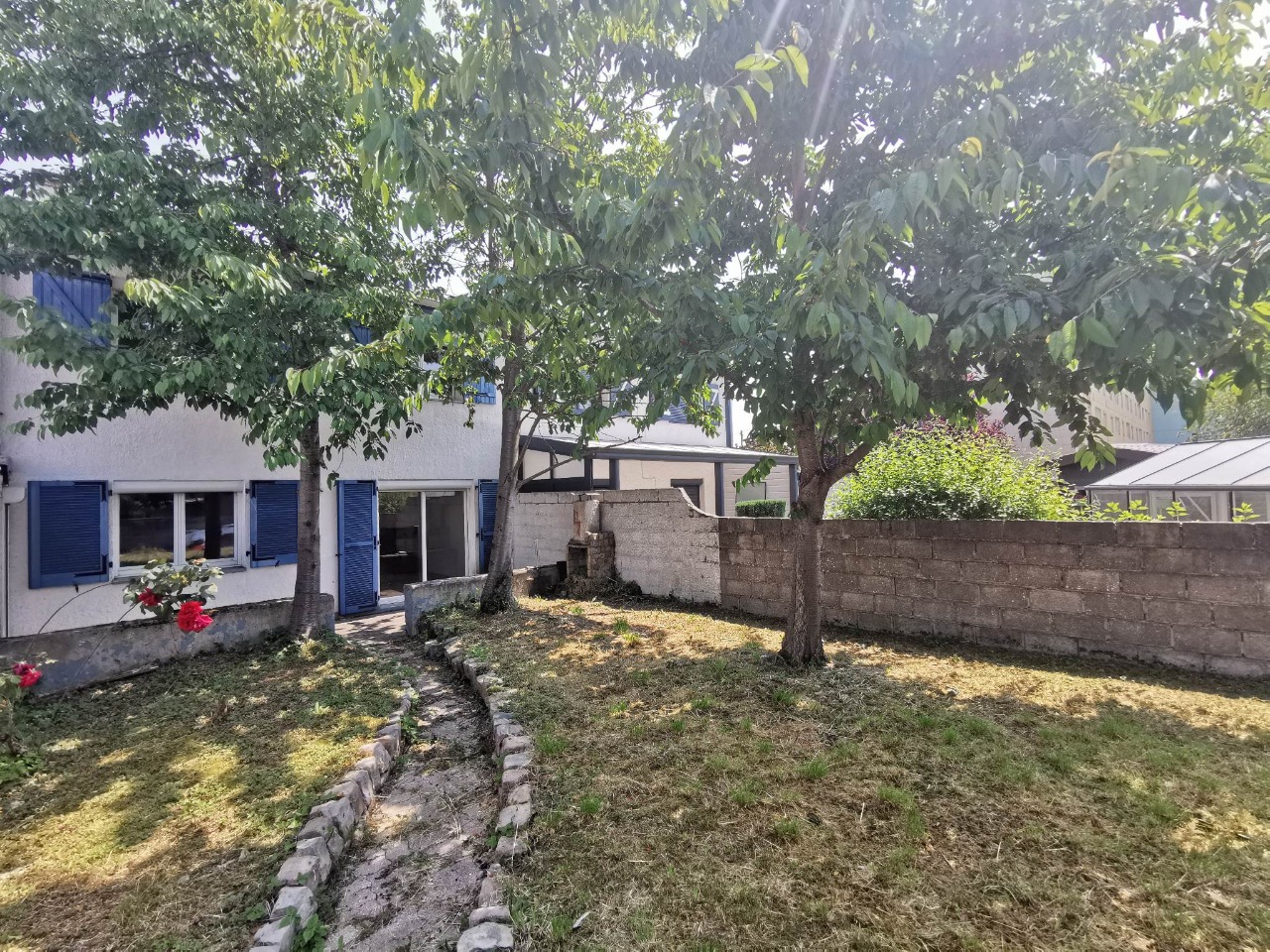 MAISON SEMI MITOYENNE
