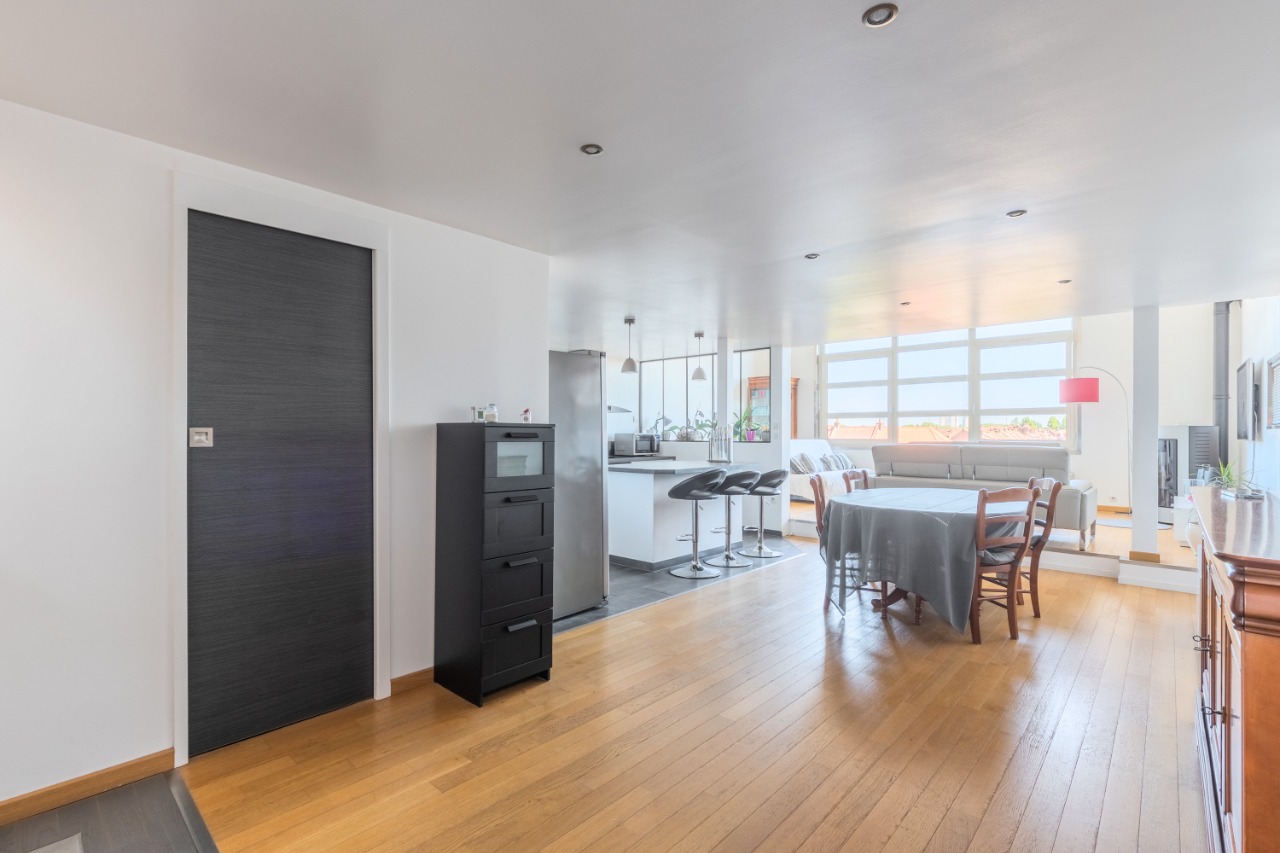 LOFT Triplex - 4 Chambres 1 bureau  - une loggia de 28m²