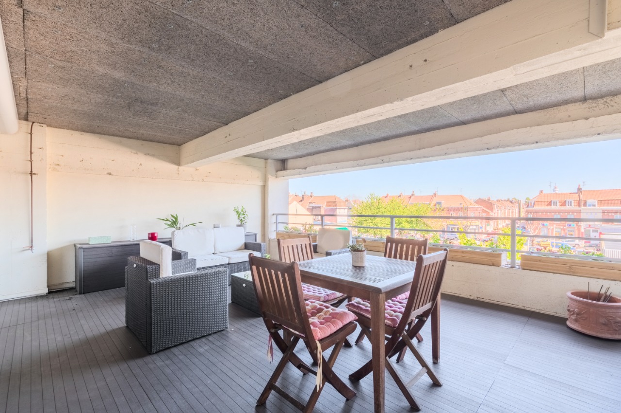 LOFT Triplex - 4 Chambres 1 bureau  - une loggia de 28m²