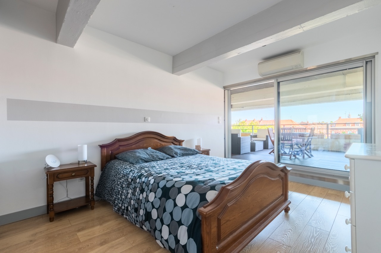 LOFT Triplex - 4 Chambres 1 bureau  - une loggia de 28m²